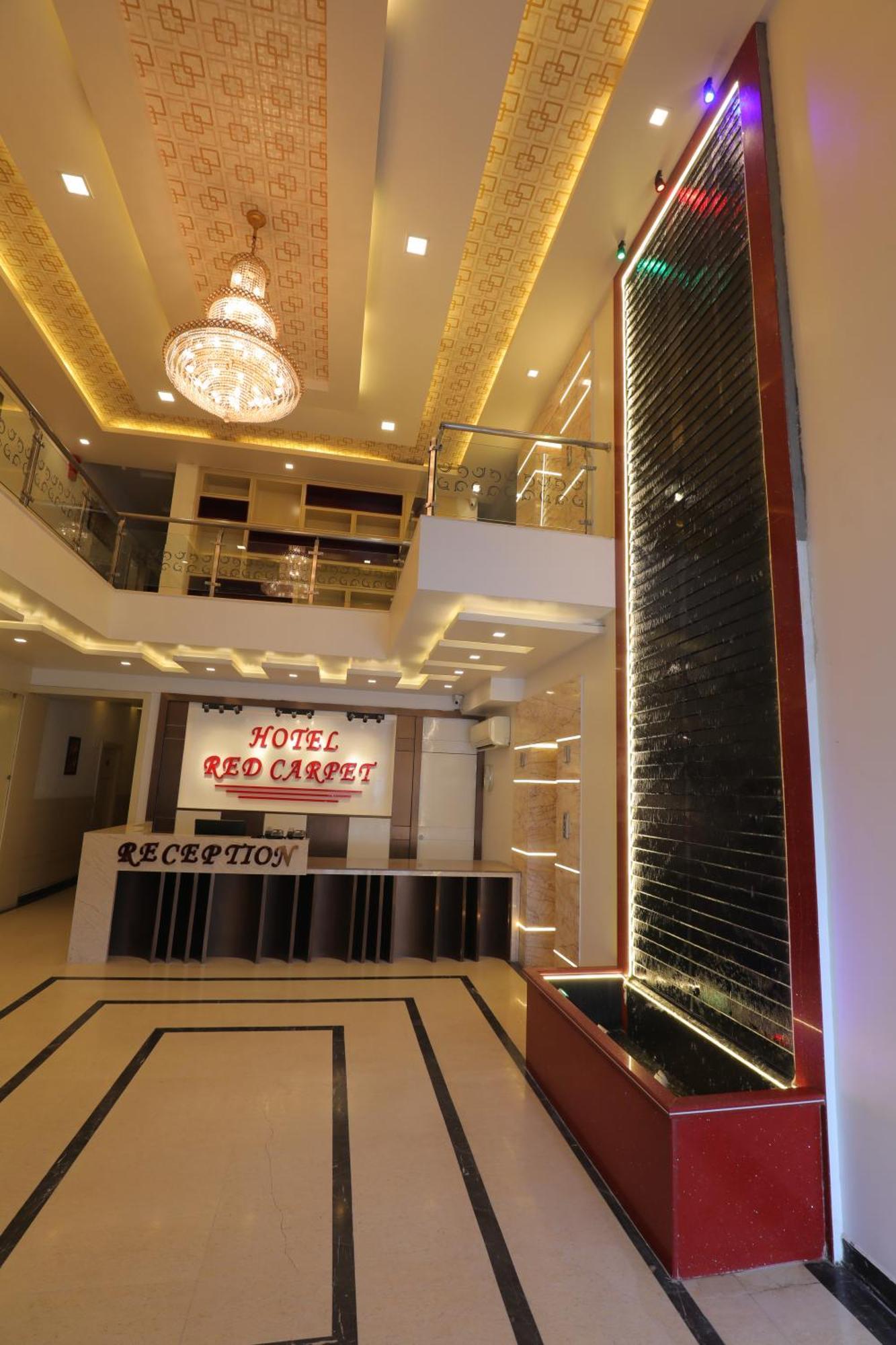 Hotel Red Carpet Tājganj المظهر الخارجي الصورة