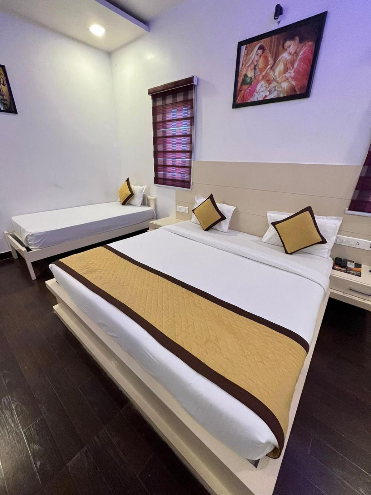 Hotel Red Carpet Tājganj الغرفة الصورة