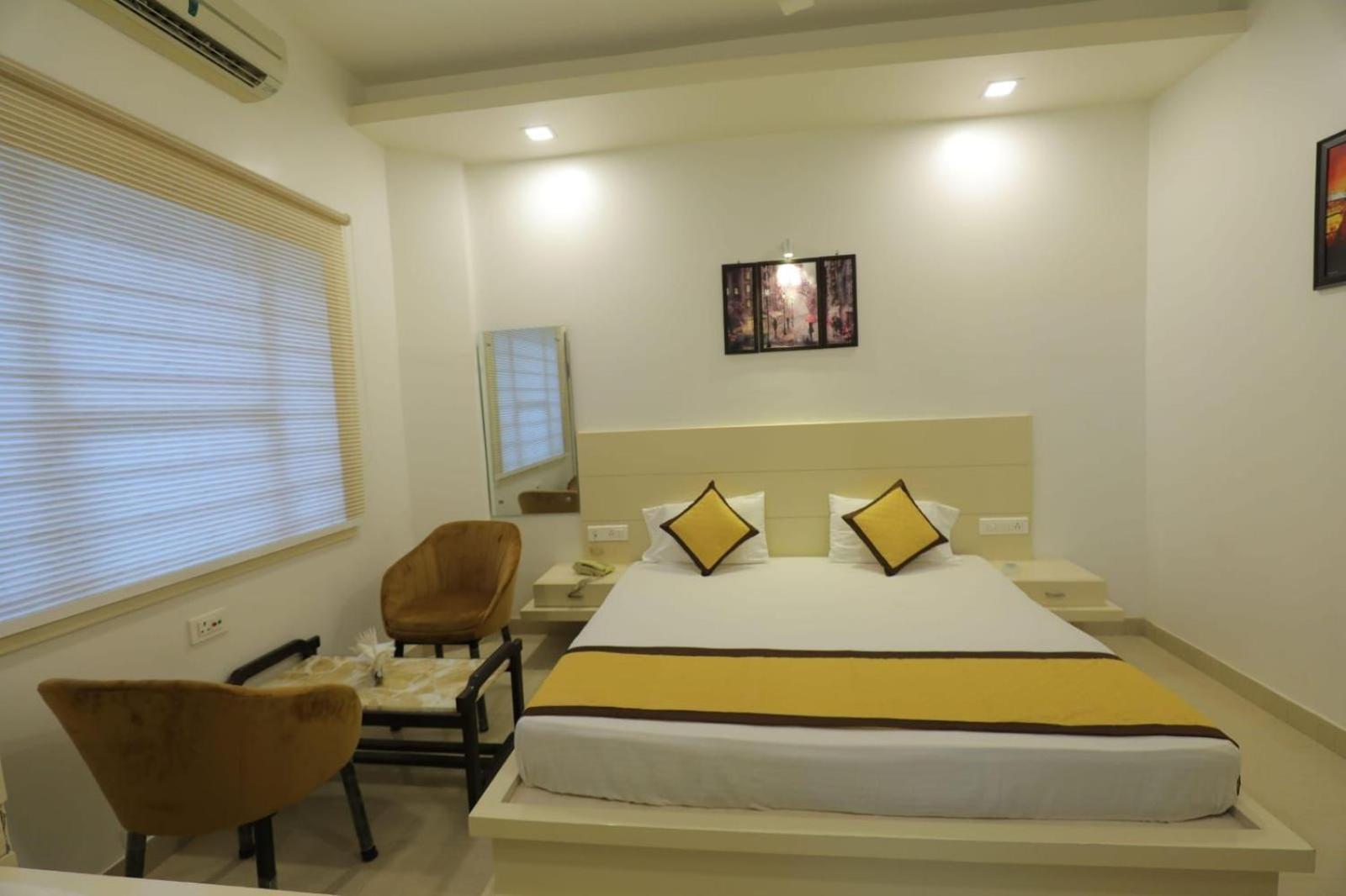 Hotel Red Carpet Tājganj الغرفة الصورة