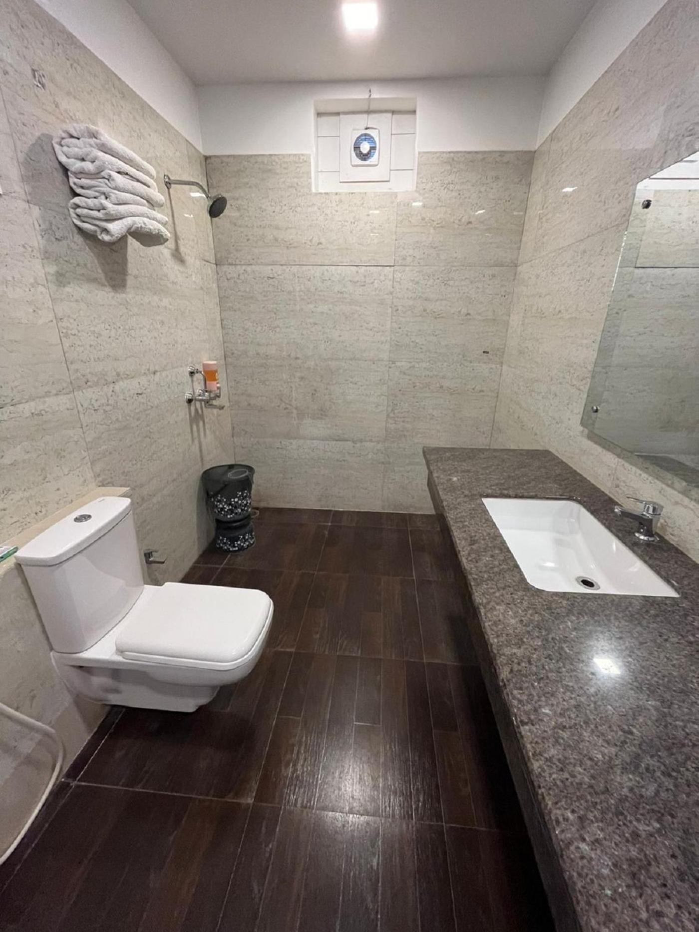 Hotel Red Carpet Tājganj المظهر الخارجي الصورة